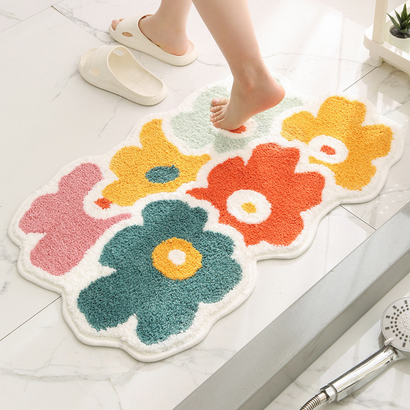 Bodenteppich, rutschfest, feine Textur, dekoratives Blumendesign, funktionell, gut saugfähig, ultraweich, süßer, floraler Boden-Badezimmerteppich, Heimbedarf_voghion.com